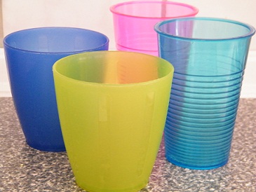 Kinderbecher Damit haben Kinder die Gläser im Griff