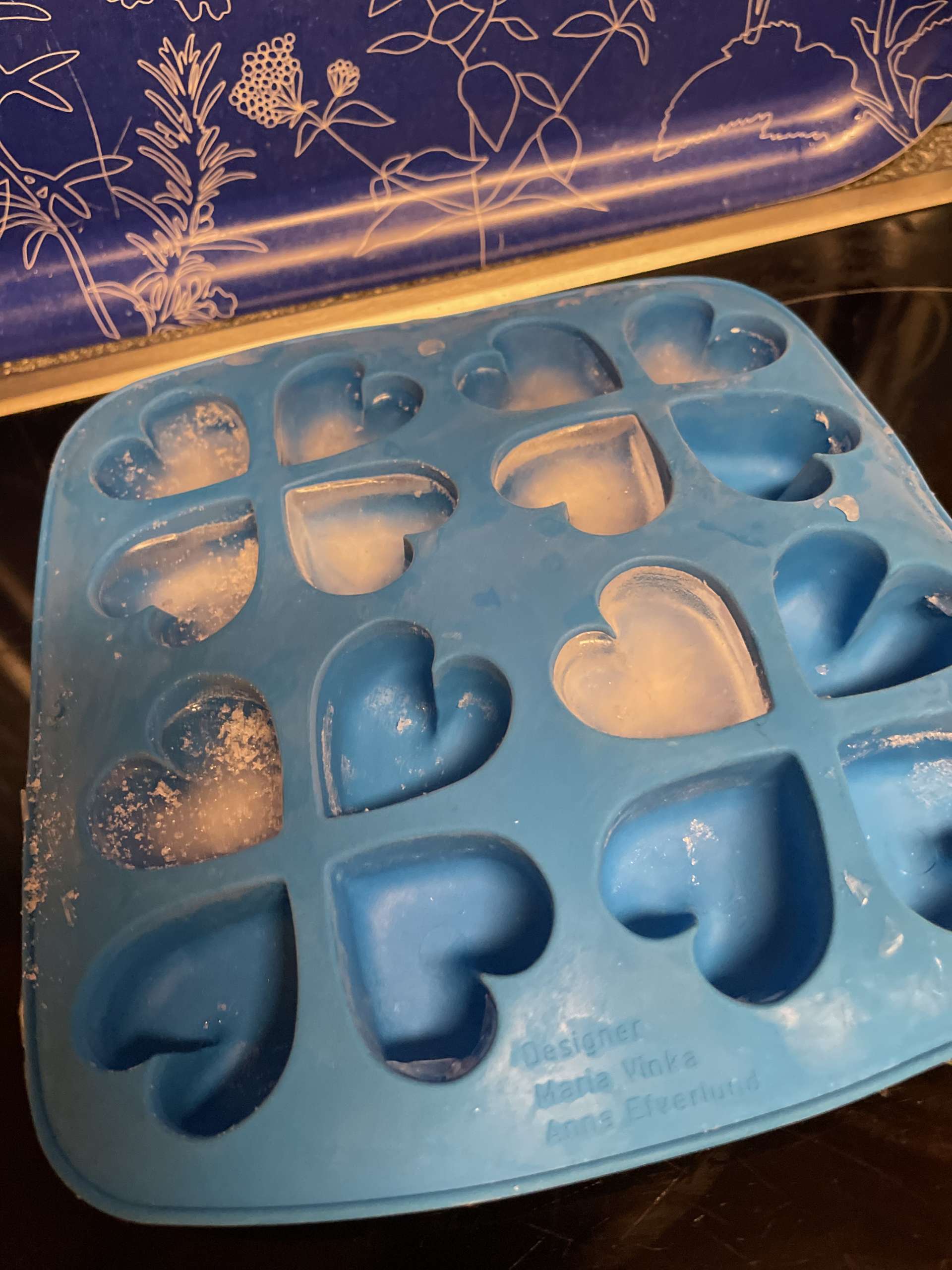 Eiswürfelbehälter Gemüsebrühe oder Hühnerbrühe einfrieren