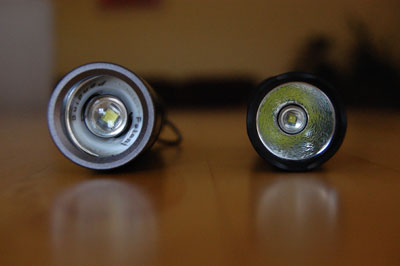 Frontansicht LED Lenser M1 (links) und Fenix PD 20