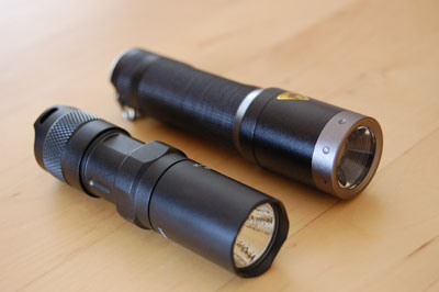 LED Lenser M1 und Fenix PD 20 liegend