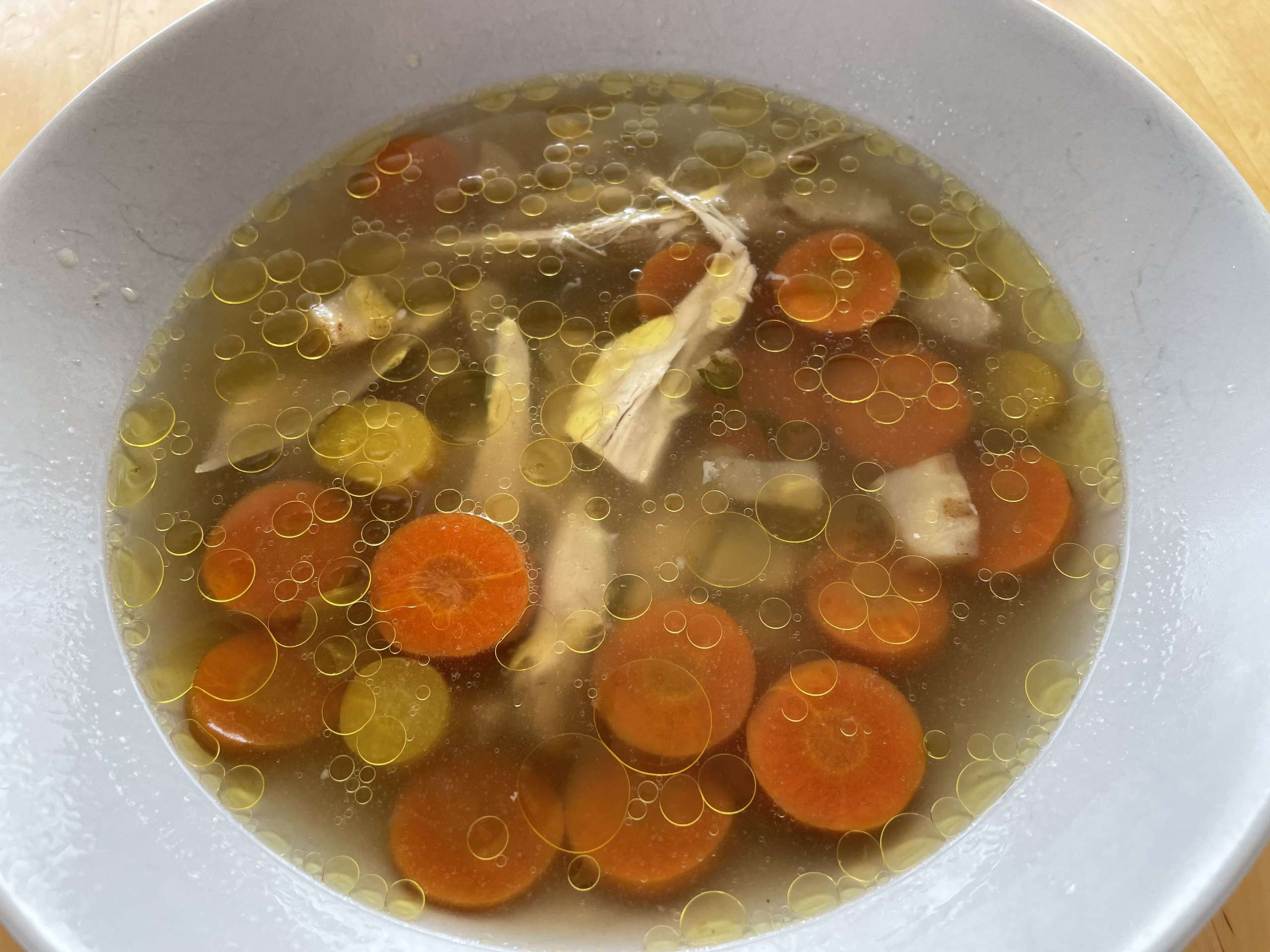 Selbstgemachte Hühnersuppe Rezept für Hausmittel Hühnersuppe selber machen