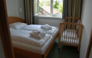 Kinderhotel-Semi-Lutzmannsburg - Zimmer Doppelbett