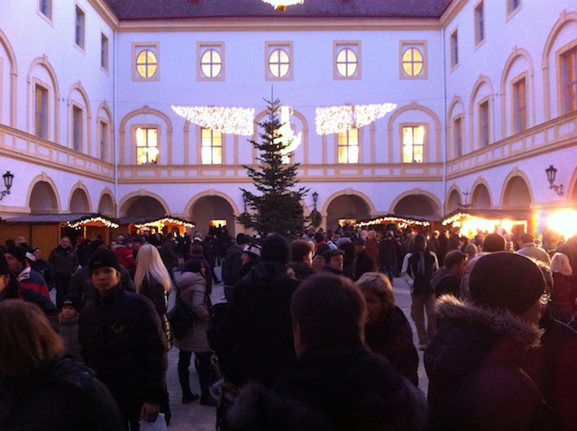 Adventmarkt auf Schlosshof