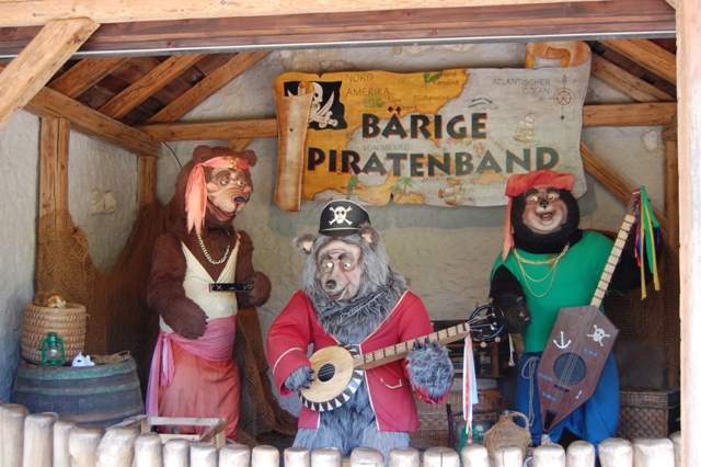 Die bärige Piratenband im Familypark im Burgenland