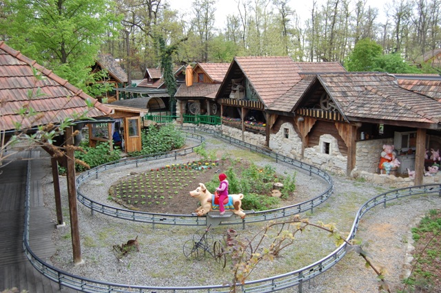 Schweinchenbahn im Familypark im Burgenland