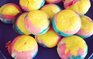 Regenbogenmuffins - Muffins mit Lebensmittelfarben