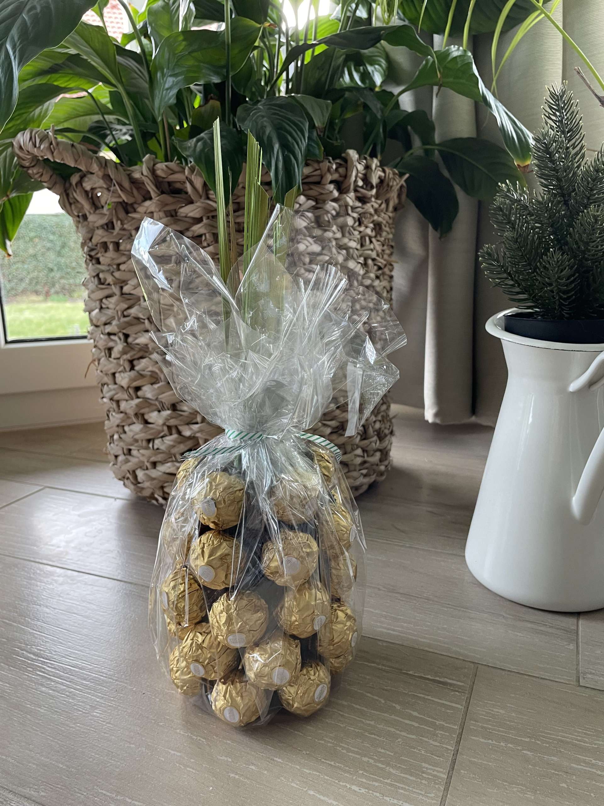 Rocher Ananas selber basteln – Sekt – Ferrero Rocher Geschenk – Mitbringsel – Rocher Ananas basteln